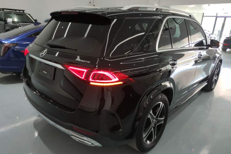 Used Mercedes-Benz GLE 2023 GLE 350 4MATIC Stylish Model Rear Right 45 Deg