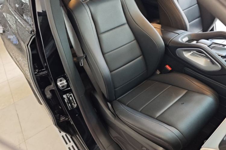 Used Mercedes-Benz GLE 2023 GLE 350 4MATIC Coupe SUV Luxury Model Right Front Seat