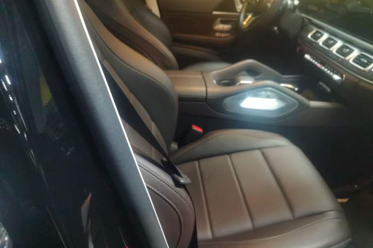 Used Mercedes-Benz GLE 2023 GLE 350 4MATIC Stylish Model Right Front Seat
