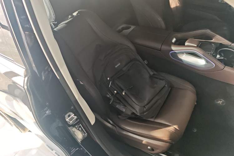 Used Mercedes-Benz GLE 2023 GLE 350 4MATIC Stylish Model Right Front Seat