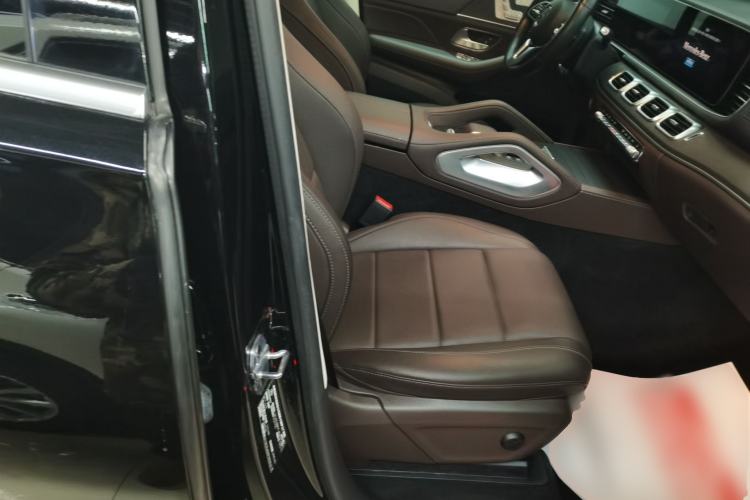 Used Mercedes-Benz GLE 2023 GLE 450 4MATIC Luxury Model Right Front Seat