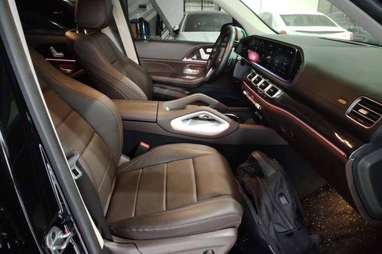 Used Mercedes-Benz GLE 2023 GLE 350 4MATIC Stylish Model Right Front Seat