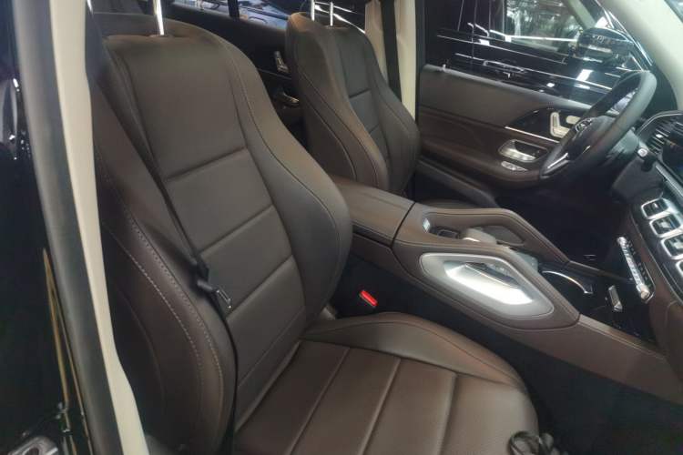 Used Mercedes-Benz GLE 2023 GLE 350 4MATIC Stylish Model Right Front Seat