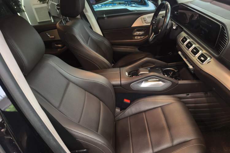 Used Mercedes-Benz GLE 2023 GLE 450 4MATIC AMG Line Right Front Seat