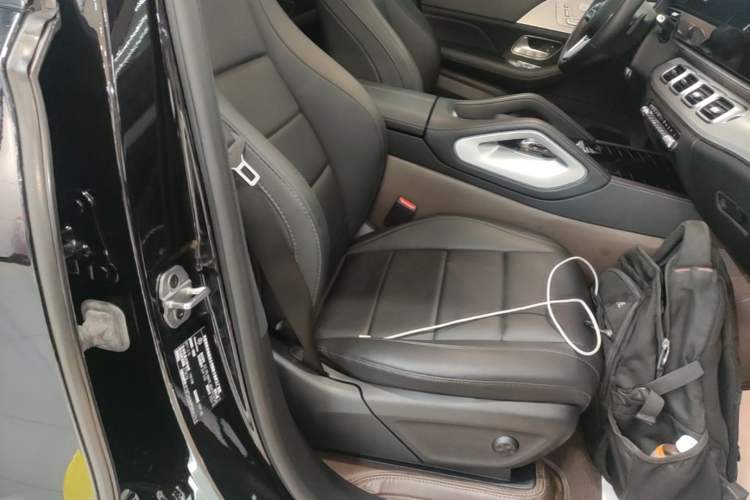 Used Mercedes-Benz GLE 2023 GLE 350 4MATIC Coupe SUV Luxury Model Right Front Seat