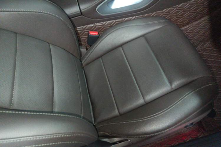 Used Mercedes-Benz GLE 2023 GLE 350 4MATIC Stylish Model Right Front Seat