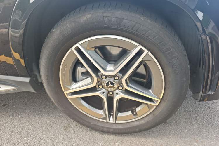 Used Mercedes-Benz GLE 2023 GLE 450 4MATIC Stylish Model Right Front Wheel Hub