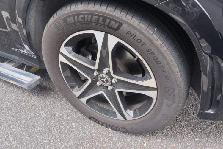 Used Mercedes-Benz GLE 2023 GLE 350 4MATIC Stylish Model Right Front Wheel Hub