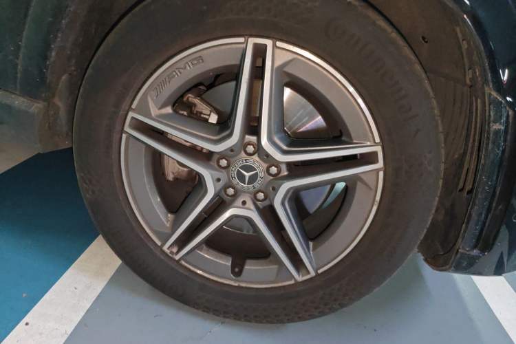 Used Mercedes-Benz GLE 2023 GLE 450 4MATIC Stylish Model Right Front Wheel Hub