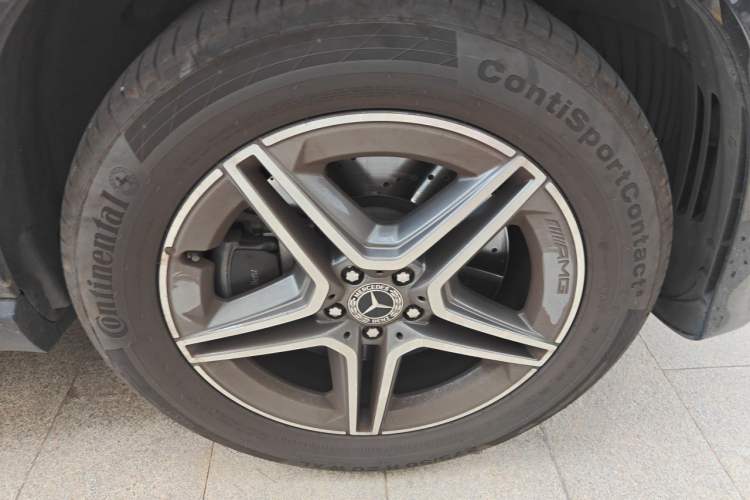 Used Mercedes-Benz GLE 2023 GLE 450 4MATIC Stylish Model Right Front Wheel Hub