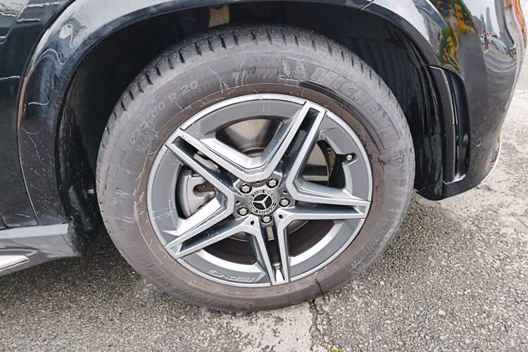 Used Mercedes-Benz GLE 2023 GLE 450 4MATIC Stylish Model Right Front Wheel Hub