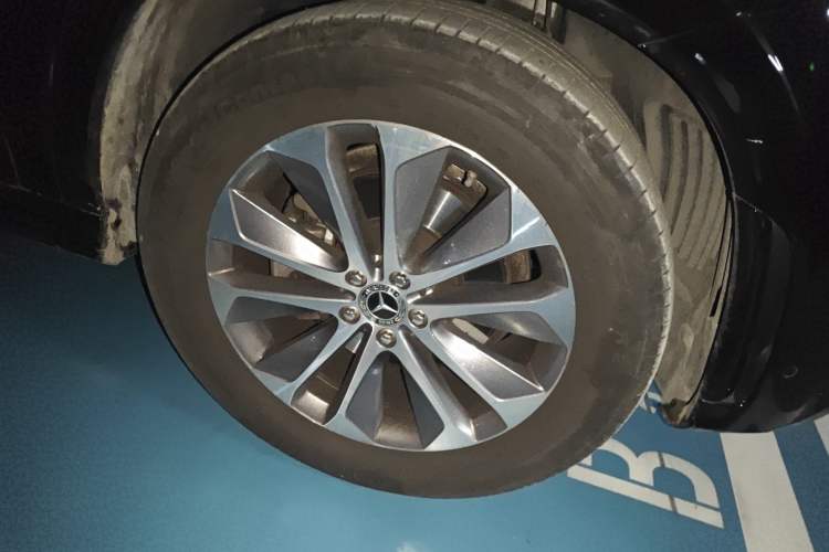 Used Mercedes-Benz GLE 2023 GLE 350 4MATIC Stylish Model Right Front Wheel Hub
