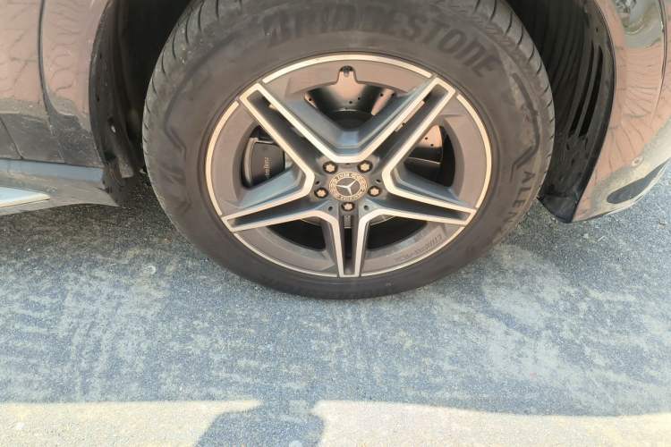 Used Mercedes-Benz GLE 2023 GLE 450 4MATIC AMG Line Right Front Wheel Hub