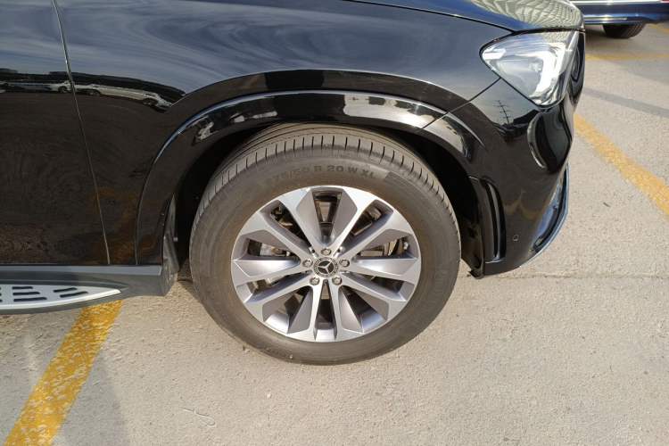 Used Mercedes-Benz GLE 2023 GLE 350 4MATIC Stylish Model Right Front Wheel Hub