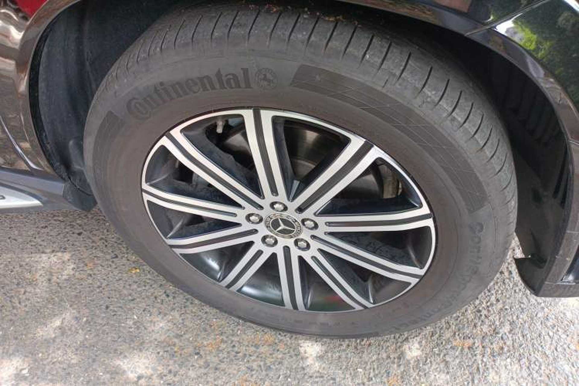Used Mercedes-Benz GLE 2023 Refreshed GLE 350 4MATIC Coupe SUV Luxury Edition Right Front Wheel Hub