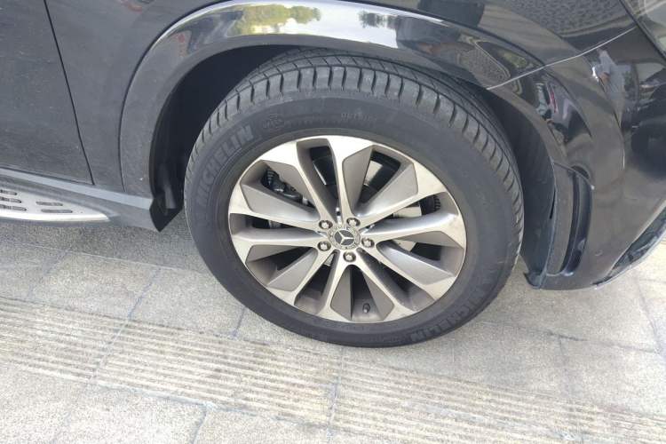 Used Mercedes-Benz GLE 2023 GLE 350 4MATIC Stylish Model Right Front Wheel Hub