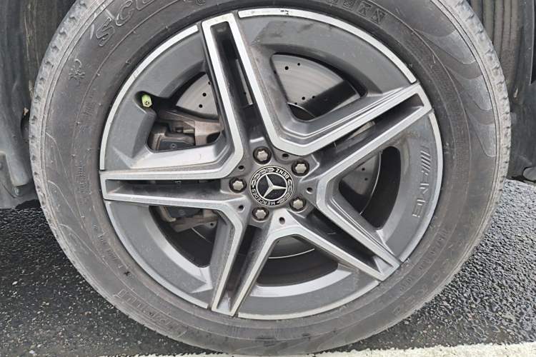 Used Mercedes-Benz GLE 2023 GLE 450 4MATIC Stylish Model Right Front Wheel Hub