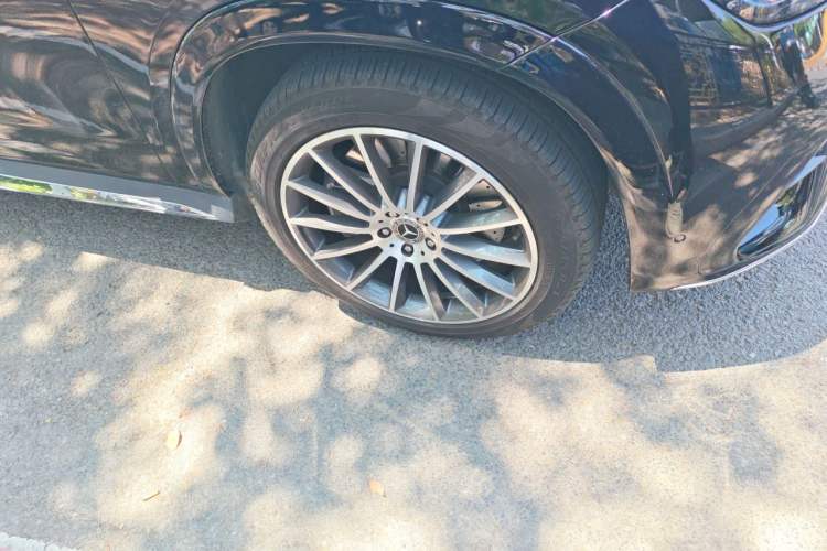 Used Mercedes-Benz GLE 2023 GLE 450 4MATIC Luxury Model Right Front Wheel Hub
