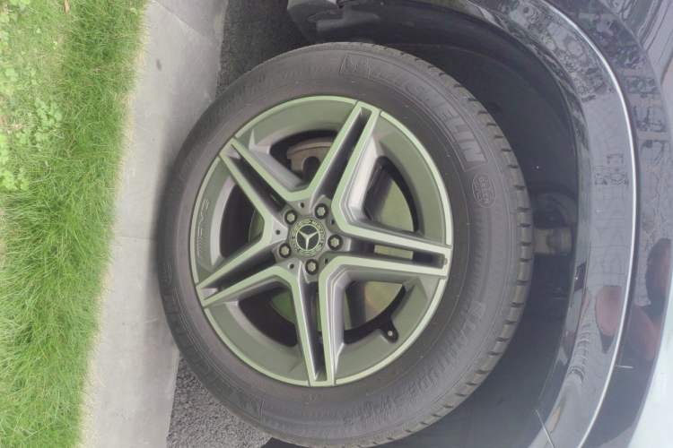 Used Mercedes-Benz GLE 2023 GLE 450 4MATIC Stylish Model Right Front Wheel Hub