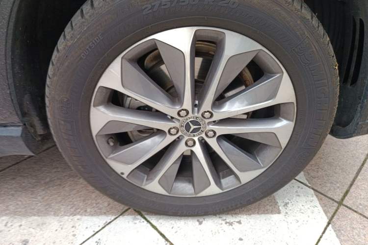 Used Mercedes-Benz GLE 2023 GLE 350 4MATIC Stylish Model Right Front Wheel Hub