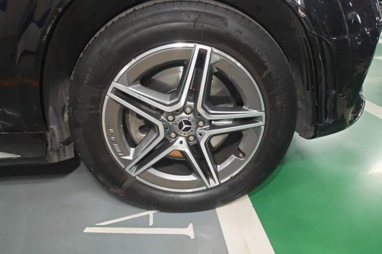 Used Mercedes-Benz GLE 2023 GLE 450 4MATIC Stylish Model Right Front Wheel Hub