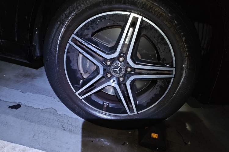Used Mercedes-Benz GLE 2023 GLE 450 4MATIC Coupe SUV Fashion Model Right Front Wheel Hub