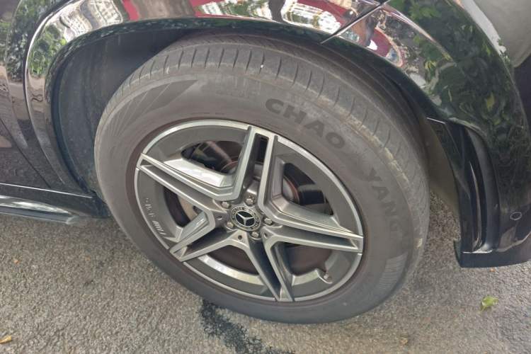 Used Mercedes-Benz GLE 2023 GLE 450 4MATIC Stylish Model Right Front Wheel Hub