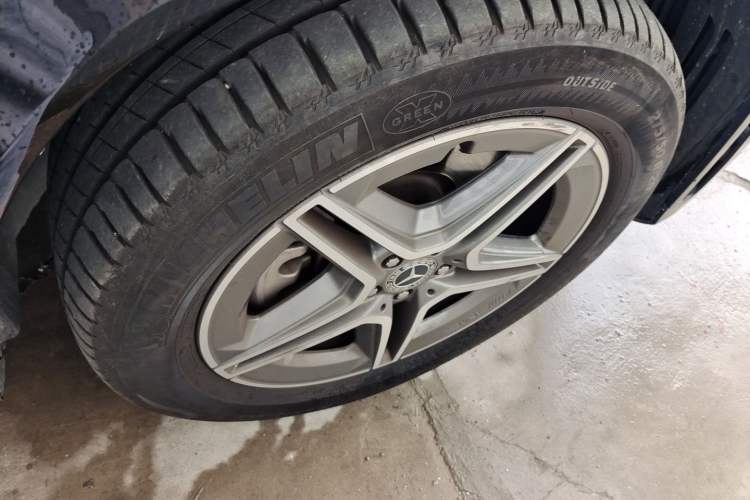 Used Mercedes-Benz GLE 2023 GLE 450 4MATIC Stylish Model Right Front Wheel Hub