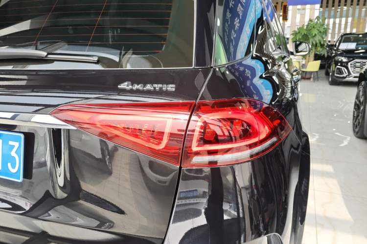 Used Mercedes-Benz GLE 2023 GLE 350 4MATIC Stylish Model Right Rear Taillight