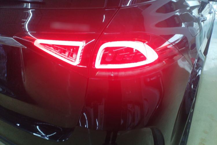 Used Mercedes-Benz GLE 2023 GLE 350 4MATIC Stylish Model Right Rear Taillight