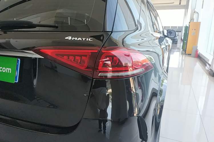 Used Mercedes-Benz GLE 2023 GLE 450 4MATIC Stylish Model Right Rear Taillight