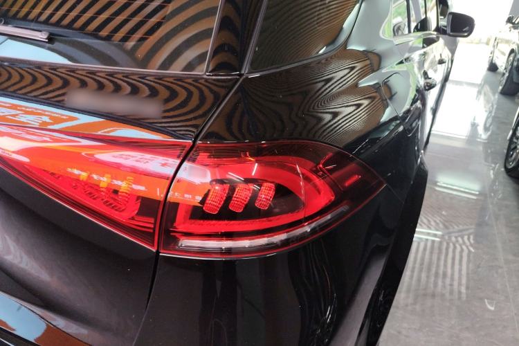 Used Mercedes-Benz GLE 2023 GLE 350 4MATIC Stylish Model Right Rear Taillight
