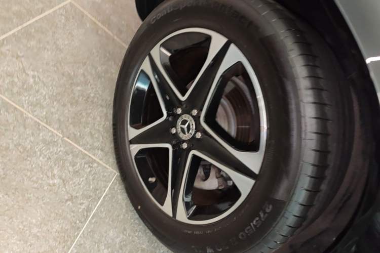 Used Mercedes-Benz GLE 2023 GLE 350 4MATIC Stylish Model Right Rear Wheel Hub