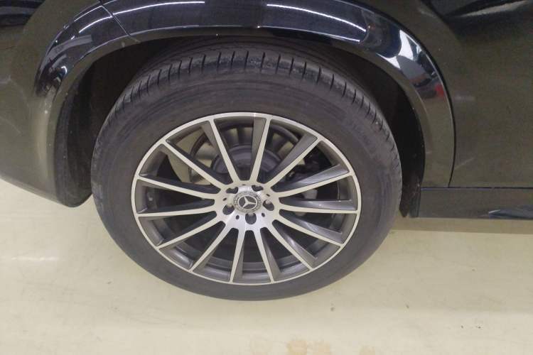 Used Mercedes-Benz GLE 2023 GLE 350 4MATIC Stylish Model Right Rear Wheel Hub
