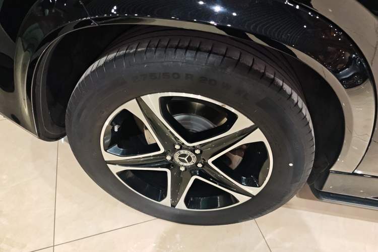 Used Mercedes-Benz GLE 2023 GLE 350 4MATIC Stylish Model Right Rear Wheel Hub