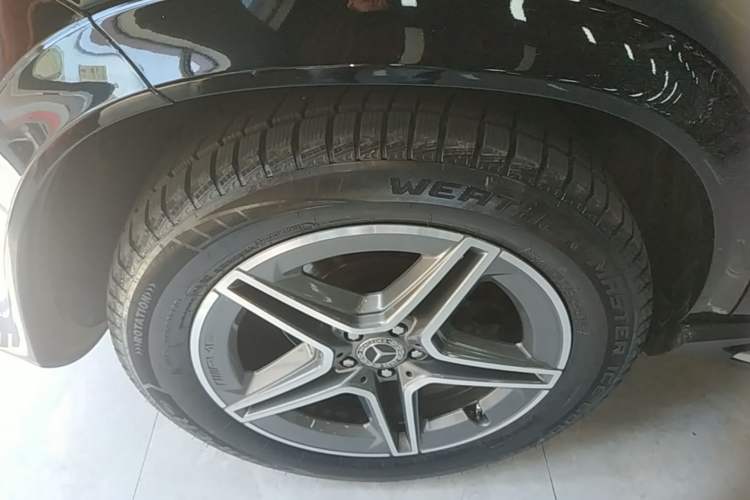 Used Mercedes-Benz GLE 2023 GLE 450 4MATIC Stylish Model Right Rear Wheel Hub