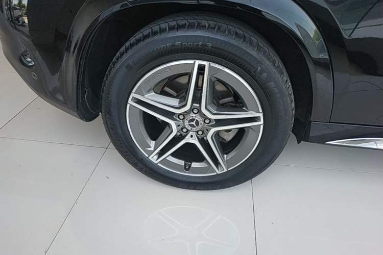 Used Mercedes-Benz GLE 2023 GLE 450 4MATIC Stylish Model Right Rear Wheel Hub