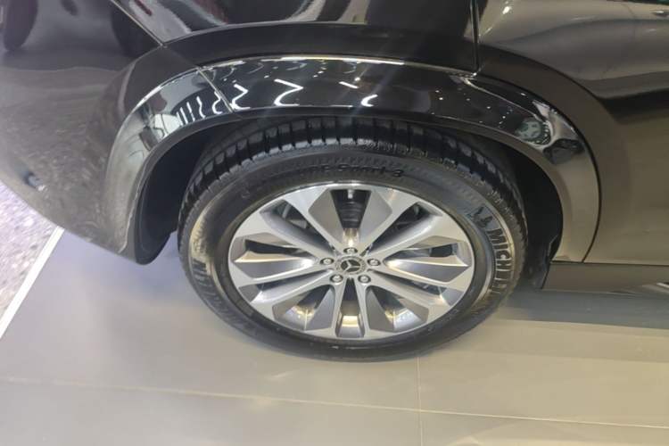 Used Mercedes-Benz GLE 2023 GLE 350 4MATIC Stylish Model Right Rear Wheel Hub