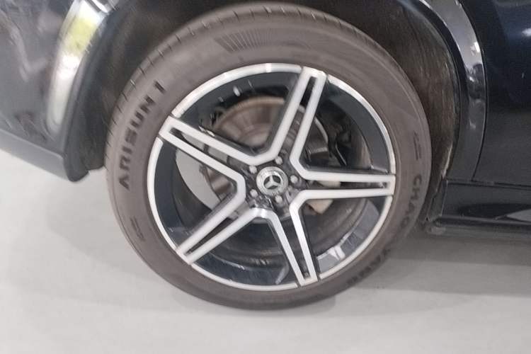 Used Mercedes-Benz GLE 2023 GLE 350 4MATIC Stylish Model Right Rear Wheel Hub