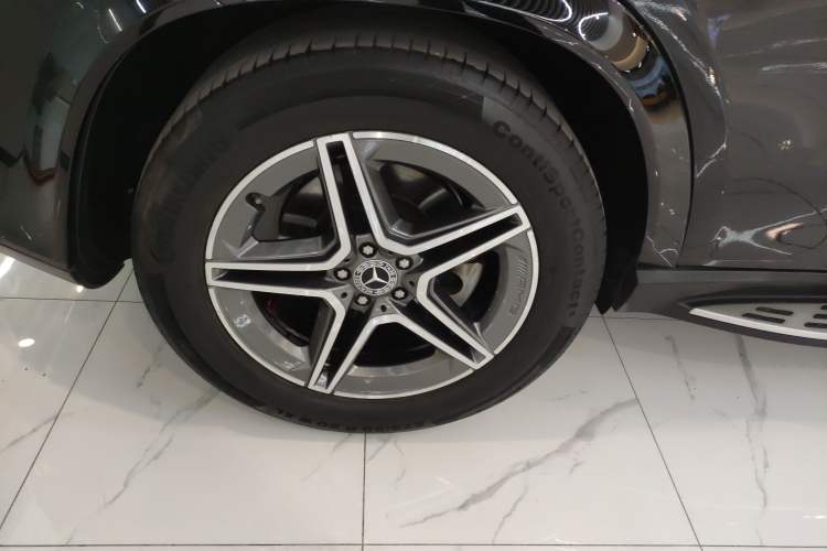 Used Mercedes-Benz GLE 2023 GLE 450 4MATIC Stylish Model Right Rear Wheel Hub