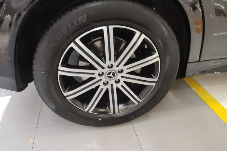 Used Mercedes-Benz GLE 2023 GLE 350 4MATIC Coupe SUV Luxury Model Right Rear Wheel Hub