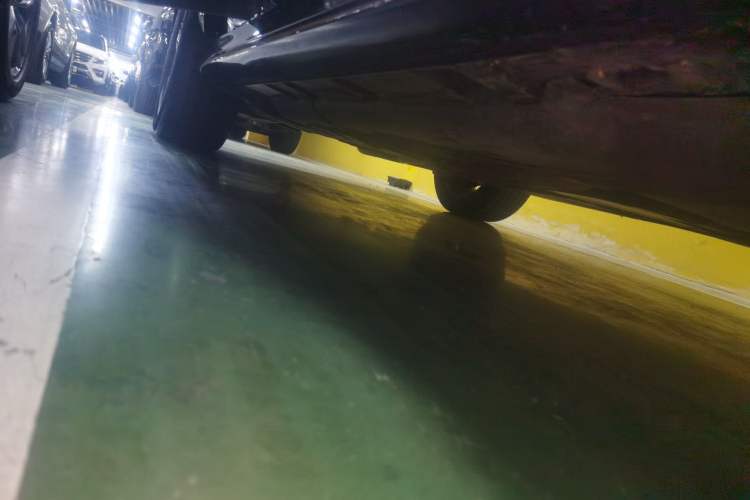 Used Mercedes-Benz GLE 2023 GLE 350 4MATIC Stylish Model Right Side Sill