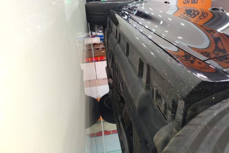 Used Mercedes-Benz GLE 2023 GLE 350 4MATIC Stylish Model Right Side Sill