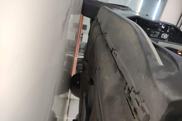 Used Mercedes-Benz GLE 2023 GLE 450 4MATIC Stylish Model Right Side Sill