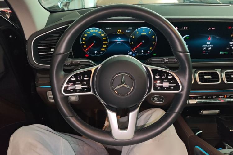 Used Mercedes-Benz GLE 2023 GLE 350 4MATIC Stylish Model Steering Wheel