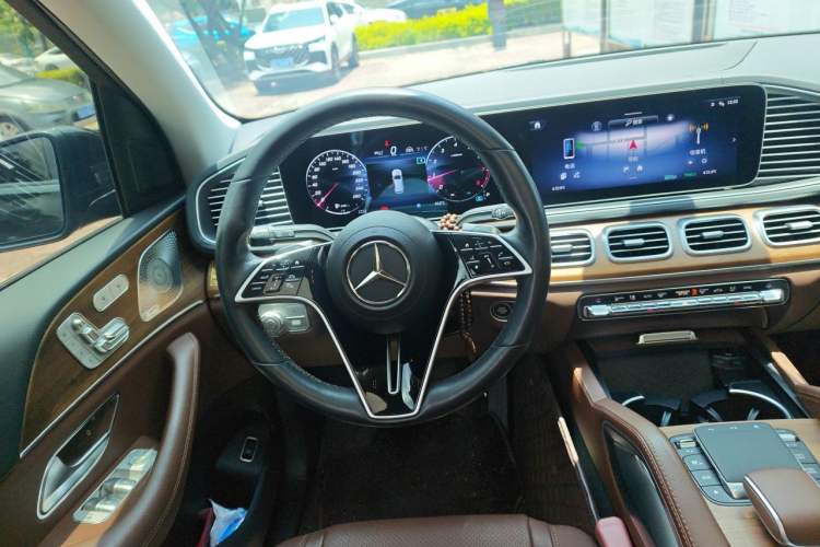 Used Mercedes-Benz GLE 2023 GLE 450 4MATIC Stylish Model Steering Wheel