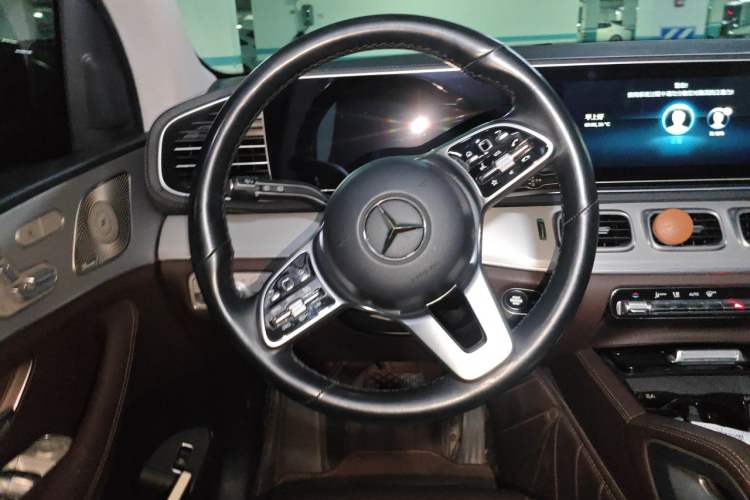 Used Mercedes-Benz GLE 2023 GLE 450 4MATIC Stylish Model Steering Wheel
