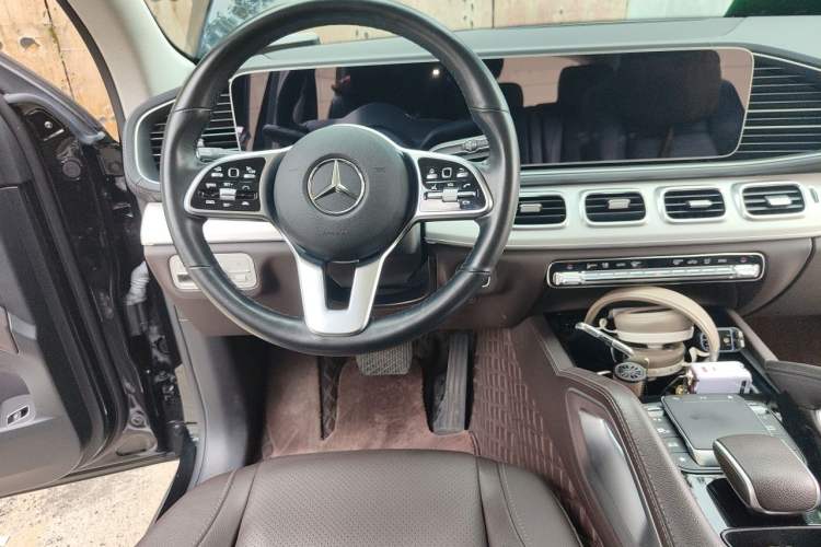 Used Mercedes-Benz GLE 2023 GLE 450 4MATIC Stylish Model Steering Wheel