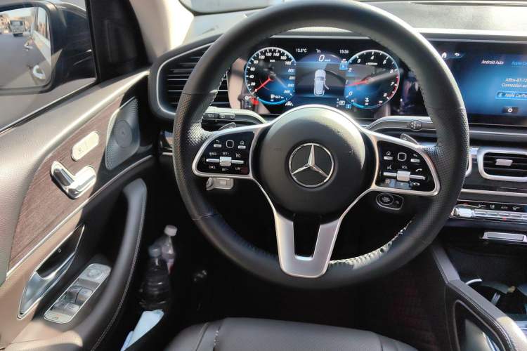 Used Mercedes-Benz GLE 2023 GLE 350 4MATIC Stylish Model Steering Wheel