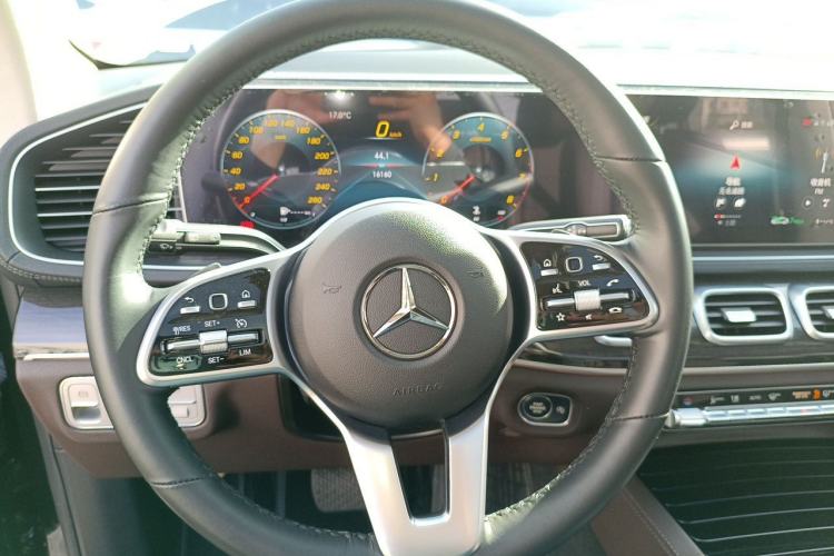 Used Mercedes-Benz GLE 2023 GLE 350 4MATIC Stylish Model Steering Wheel